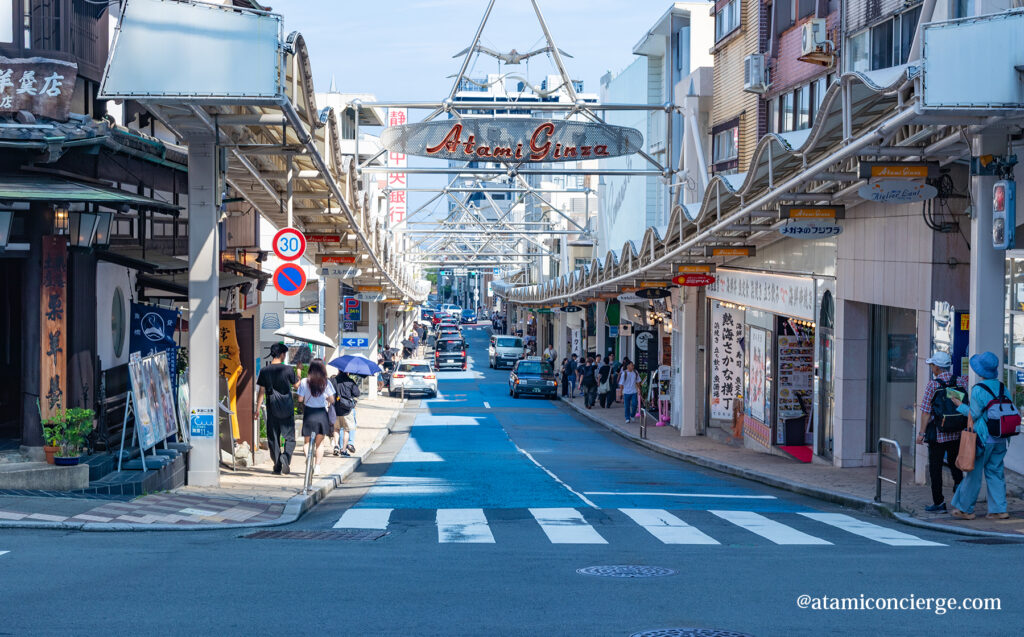 銀座通り商店街の上側から見た景色