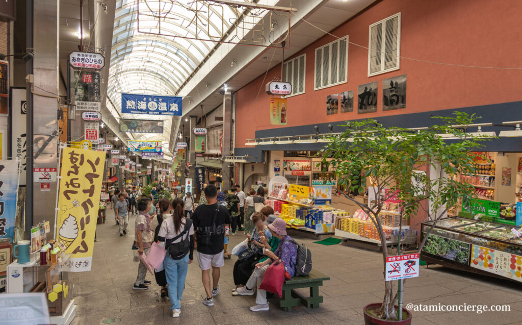 平和通り商店街の入り口